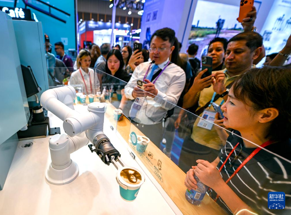 “圈粉”境外采購商 